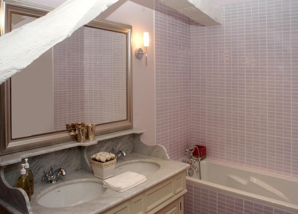 La Demeure De L'ile Bed & Breakfast